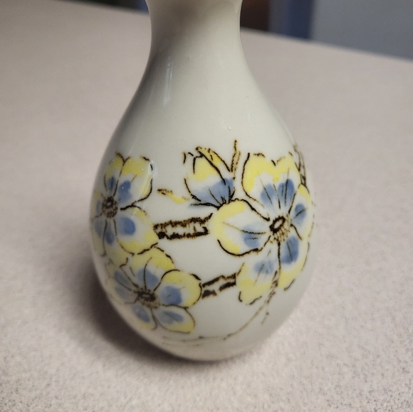 OTAGIRI Accent Vase - Picture 4 of 6